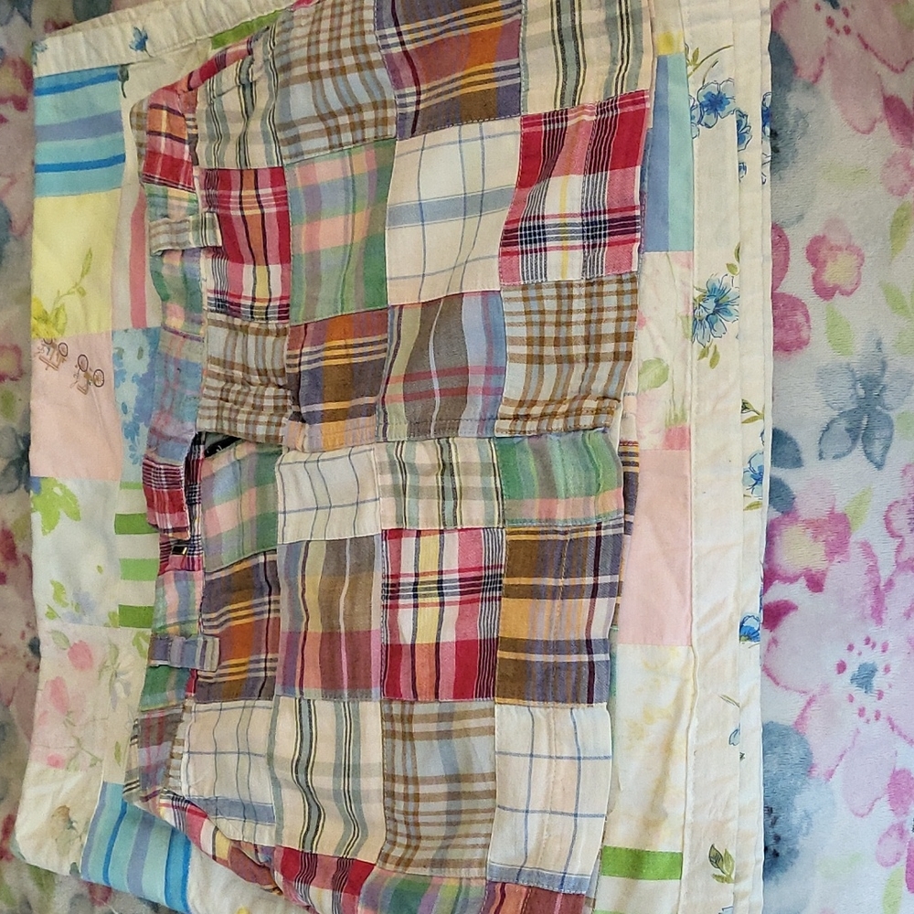 American Eagle plaid skirt, multi colors red, white blues and many more colors.
